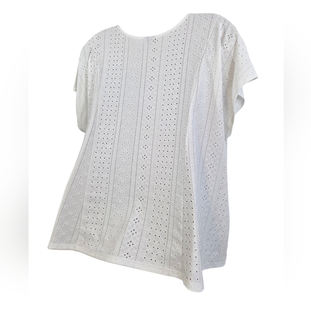 Torrid Embroidered Eyelet Short Sleeve Lightweight White Blouse ~ Pre-Owned Sz 4 - Picture 7 of 11